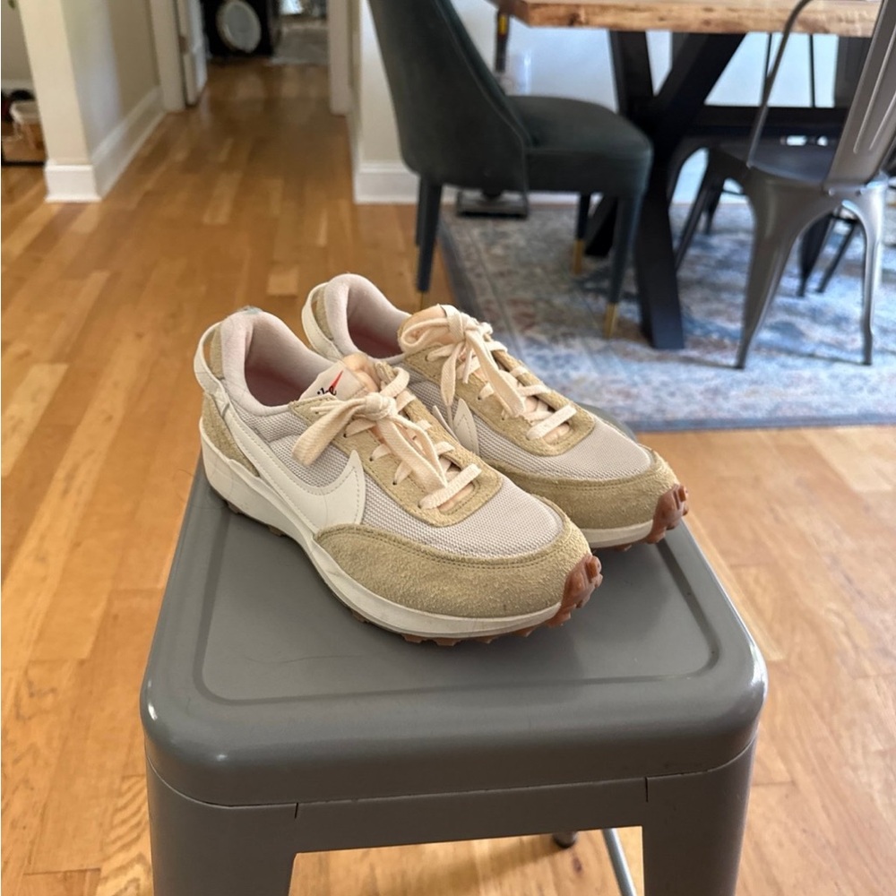Nike Women's Sneakers in Cream and Tan